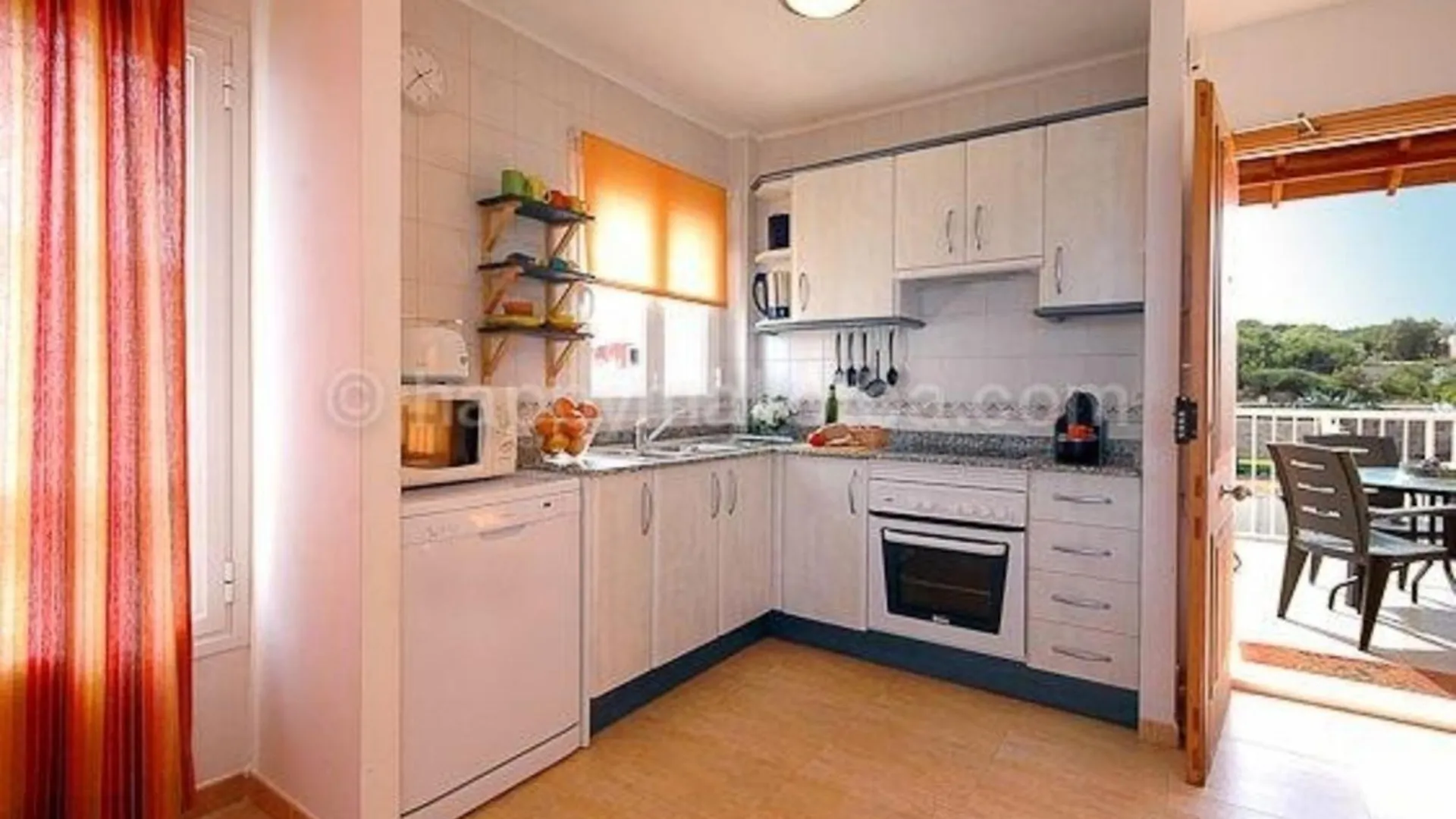 Komfortables Appartement In Erster Meereslinie Son Serra de Marina Spain