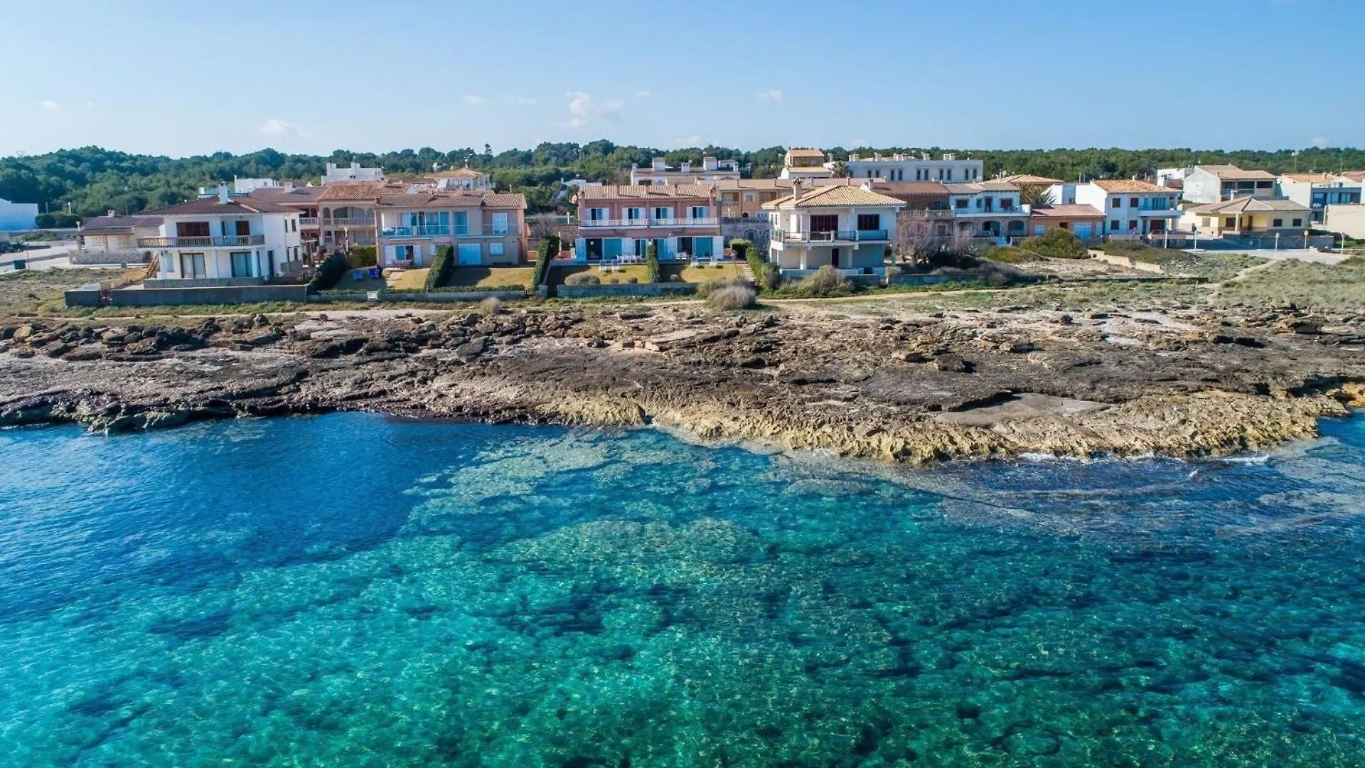 Apartment Komfortables Appartement In Erster Meereslinie Son Serra de Marina